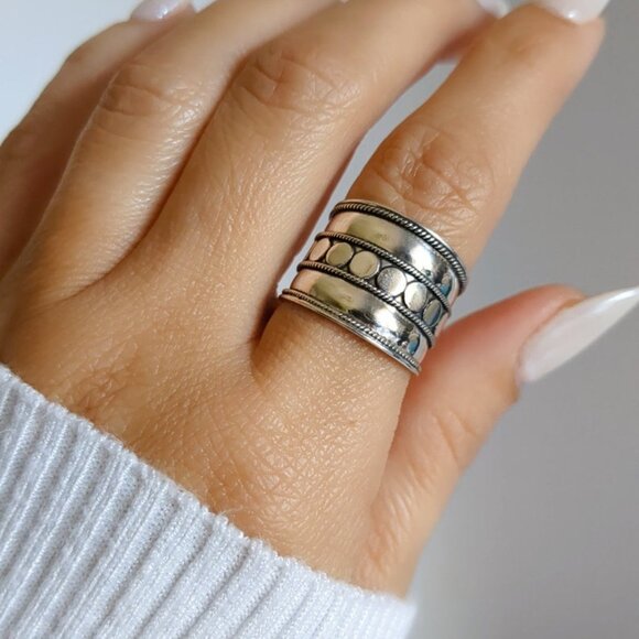 Concave Bali Ring, Sterling Silver Ring, Wide Light Band Ring, Statement Ring - Picture 3 of 10